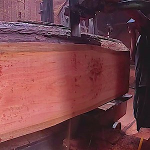 red grain wood processing using sawmill machine | Putirana Woodworker