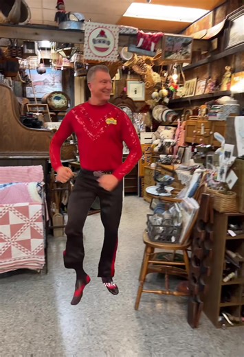 Me wiggling through the isles at Country Primitives #homedecor #vintage #cottagecore #fyp #cluttercore @Sass & Charm @Lucy’s Vintage Heirlooms @thefreshhenboutique @Sock Monkey Treasures @Paula Skipper @Sage’d Sunflower by Randi C