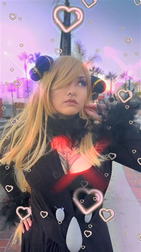 nahhh, even croagunk can't handle Cynthia's charm 😍 #pokemon #pokemon30 #pokemoncosplay #cosplay