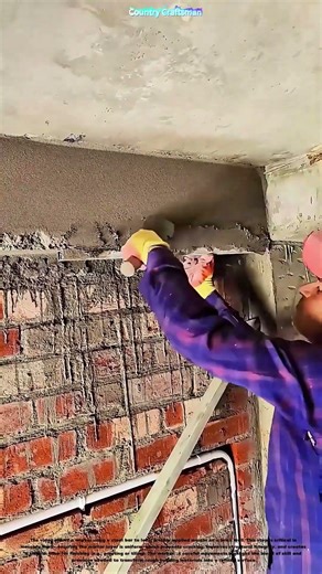 Leveling Walls with Precision: How a Steel Bar Transforms Rough Mortar into Smooth Surfaces