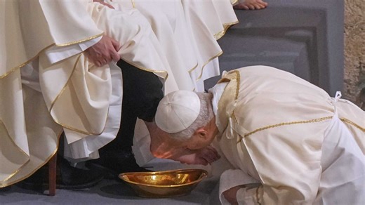 Pope Leo revives traditional Holy Week ritual of washing feet of priests