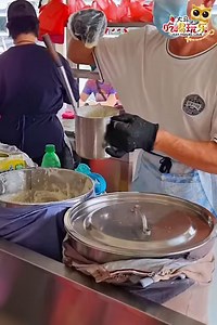 32K views · 244 reactions | Batu Pahat人从小吃到大的古早味曼煎糕！听说有50年的历史啦~  大杯水面煎糕 - (曼煎粿)Apam Balik Batu Pahat  2, Jalan Penjaja 3, Kim's Park Business Centre, 83000 Batu Pahat, Johor | 大马吃喝玩乐 Eat Travel Love 【旅游美食网】 | Facebook