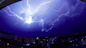 Slow-motion video of lightning is both spectacular and terrifying