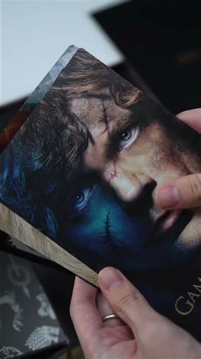 Unboxing a Gentian Treasure Chest, this phone is so cool!