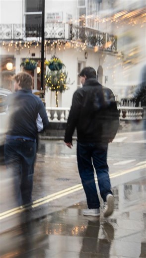 Sandra Cattaneo Adorno on Instagram: "Had fun photographing at Xmas time in rainy London using a reflector lens #sandracattaneoadorno #womenstreetphotography #london_photography #streetxstory"