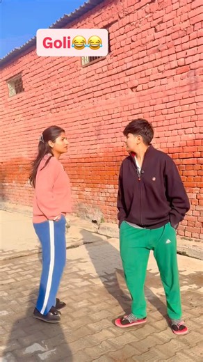 Manisha verma on Instagram: "Last me anchal ke lips😂😂😂😂 @manishaverma7470"