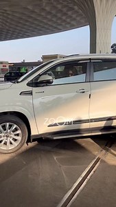 11K views · 120 reactions | Sara spotted at the airport keeping it chic and effortless on the go! [Sara Ali Khan, Celebrity spotted, Bollywood, Celebrity style, Zoompapz ] | Zoom TV | Facebook