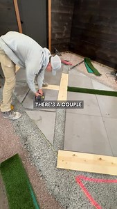 Not sure what to use for porcelain or turf? Here’s the answer ✅ • If you’re not sure what to use beneath your porcelain pavers, we’ve got the tutorial for you! Hardscape Mentor members - look for the new course available to watch now! • Featuring EZ Set by @sek_surebond 💪 • #Hardscapetraining #hardscape #hardscaping #flagstone #hardscapedesign #patio #pavers #outdoorliving #construction #build #hardscapementor #outdoorpatio #patiodesign #patiolife #diy #contractor #contractorlife #bluecollar #l
