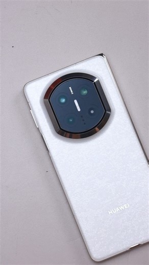 Huawei Mate X7 Immersive Unboxing and Screen Protector Application.