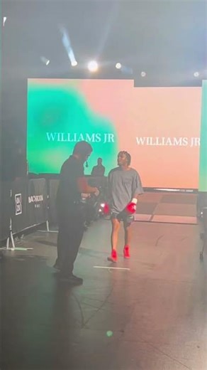 Hylon Williams Jr. Ring Entrance #EnnisLima