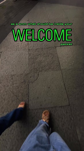 The welcome packet is an essential guide to help you understand the flow of our social media management process. It outlines everything from services to timelines, ensuring that we’re aligned on expectations, communication, and deliverables right from the start. 📌Table of Contents A quick guide to what’s inside the packet, making it easy to find each section. 📌Introduction A brief welcome message, setting the tone for our collaboration. 📌About An introduction to who I am and what I do in soci