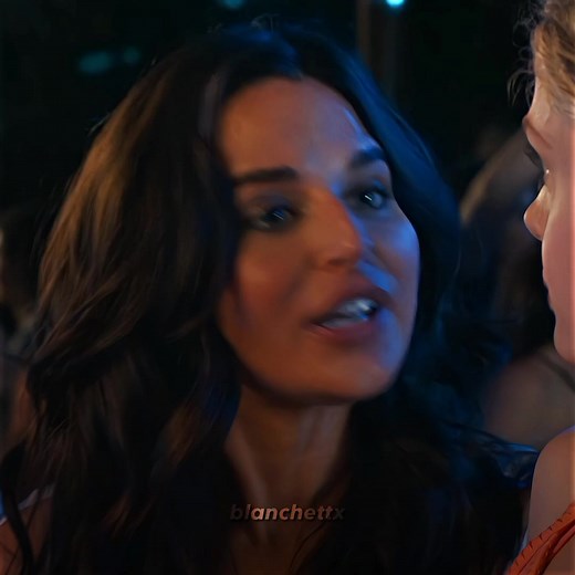 Stephanie Nur em Destaque em um Filme Deslumbrante