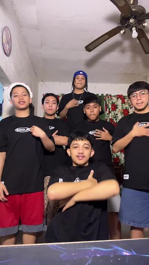 Rocking @Playa'z Ezzential'z Tee @PENG @byron@NERI J @Jayden @qwerty.,. @TristanJ #fyp #fyppppppppppppppppppppppp #livestreaming