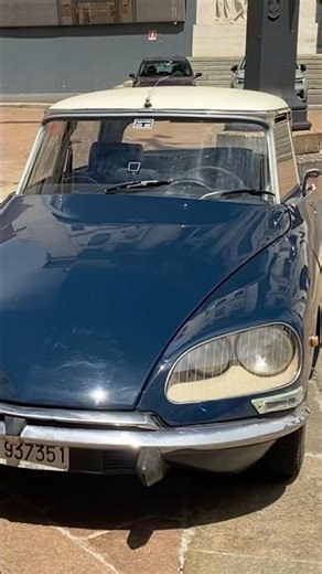 Citroen DS #citroends #citroen #citroenclassic #citroenclub #citroencar #autoclassiche #autovintage