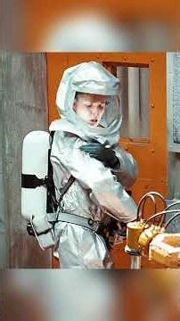 Aliens captured by humans. #movie #movieclips #film#shorts