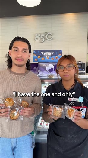 7.5K views · 29 reactions | 85°C’s 2025 Mooncakes are bringing that 24k magic藍葉﫶 Visit your nearest store and stock up before the rush!! | 85C Bakery Cafe | Facebook