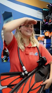 The new Atomic TFX regulator is a game-changer for divers! 🤿 With a design that’s less than 900g, it’s incredibly lightweight and perfect for travel. But it’s not just about portability, it’s about performance. 🌊 The TFX delivers effortless breathing, even in challenging positions, with no noticeable increase in effort when tilting or looking up. Plus, it doesn’t leak no matter your position! 😱 If you’re looking for a regulator that feels natural, is lightweight, and handles every dive positi