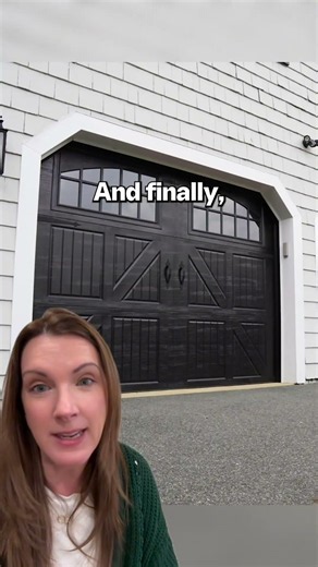 This Garage Door Color Changes EVERYTHING! #garagedoors #modernhome #curbappeal #trends #trending