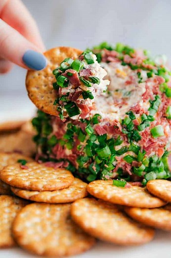 Recipe here: https://therecipecritic.com/easy-chipped-beef-cheese-ball/ Easy Chipped Beef Cheese Ball is the perfect appetizer full of cheddar cheese, cream cheese, green onions, and dried beef. | Tried and True Recipes