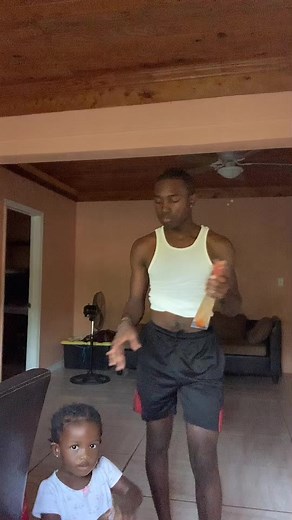 My mother roaches ❤️😫#fypシ #242bahamas #mobbcee🦖 #gay #bahamiantiktok #siblinggoals