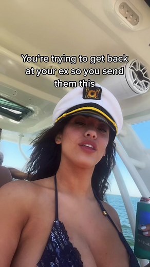 Summer Boat Day Fun With Friends