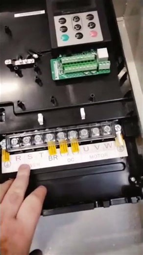 Input RST vs Output UVW - Motor Drive Explained