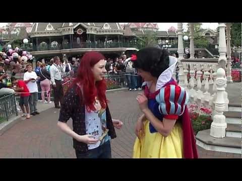 Meeting Snow White [Disneyland Paris]