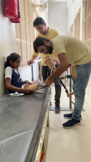 Above knee bilateral legs fitting/ best use artificial legs / #hassanzarar #prosthesis #shortsvideo