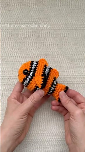 No Sew Top Fins for a #Crochet Clownfish | #amigurumi
