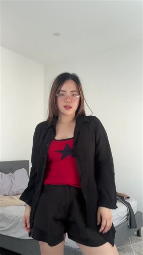 eLLe_devera (@elledevera31)’s videos with original sound - shyshyibrhm_