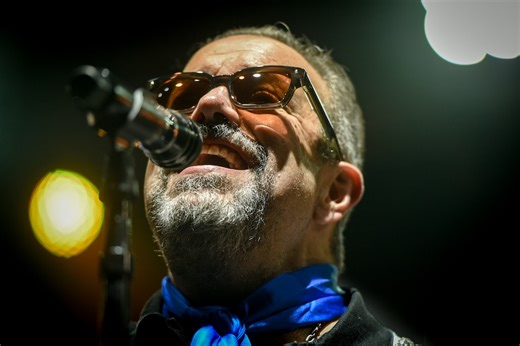 Country music star shares emotional update as he battles stage 4 cancer