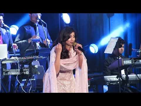 Manwa Laage Shreya Ghoshal Live (Happy New Year)