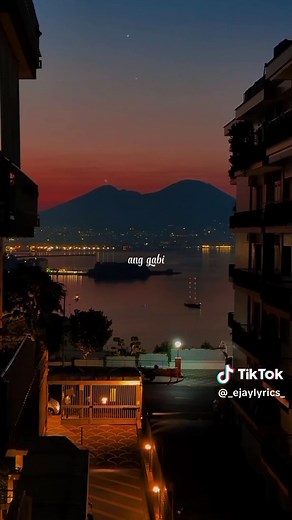 Lumalamig ang Gabi: Musika at Lyric