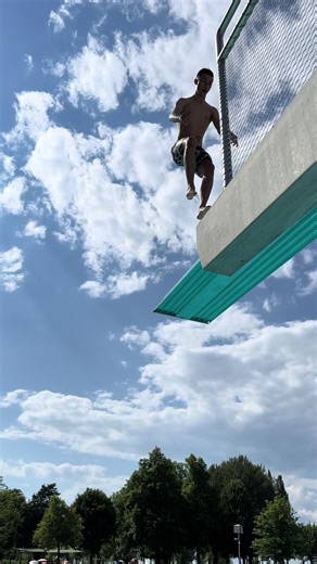 Mastering the Triple Backflip in Splash Diving