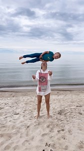 🐬 #motivation #movement #acro #acrobatics #active #beactive #kids #baby #kid #kidstyle #3 #beach #beachday #mom #mother #motherhood #strong #willpower #womenpower #mum #mumlife #activities #again #belief #fyp #viralvideos #estonia | Acrobabykids