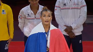 Marine Boyer = émotions 😍 1 an après, Marine Boyer refait le coup et remporte l'or à la poutre aux Internationaux de France 🥇🇫🇷 Écoutez cette "Marseillaise" sublime ! Fédération Française de Gymnastique Accor Arena #gym #france #gymnastics #gymnastique | Sport en France