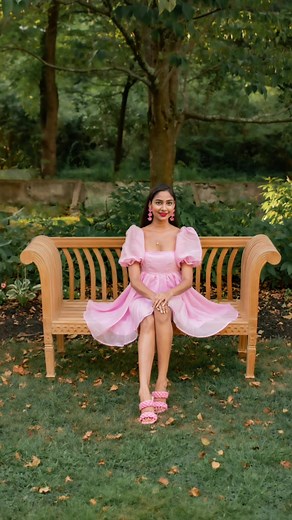 Posing Tips: Sitting Poses in a Dress