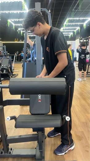 Lucas adjusting all the gym machines, because I don't know how | ig: @cvitoriaap_