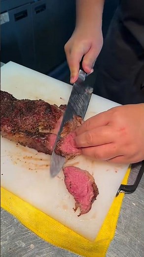 Perfect Roast Beef Cooked to Medium Rare Perfection 🔥