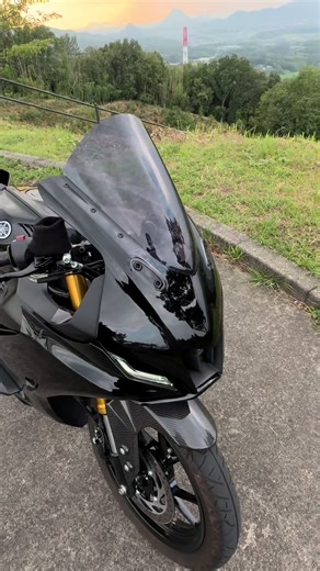 Explore the Yamaha YZF-R125 Motorcycle Experience