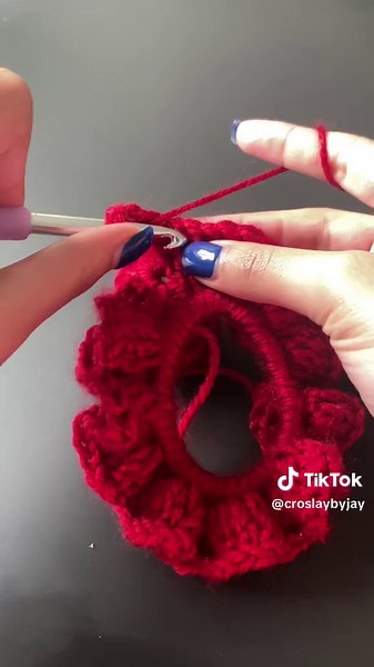Cute & simple accessory 🥀#crochettok #crochetstyles #scrunchies #crochettutorial