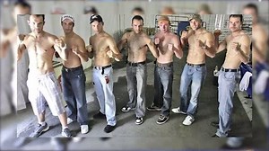 #CaneloEsAzteca🧔🥊 ¡Una noche histórica, que no sólo fue heroica para Canelo, sino que también representó un Récord Guiness al pelear siete hermanos en una misma función. 🔴 #Canelo VS #Kovalev | Este sábado | 9:00 pm | por @AztecaSiete | Box Azteca