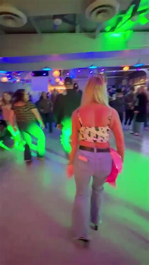 Do it no hand bend it over………phat with a ph!!!! 😝😝😝💃🏼💃🏼 #girllinedancers #linedancersoftiktok #fyp #drift #phat