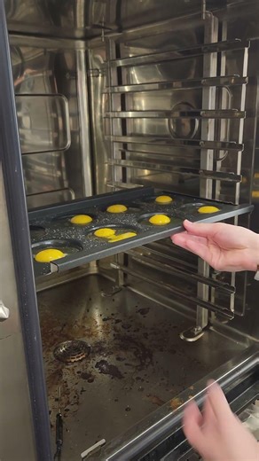 When the combi's cooking, your crew can keep moving. 🍳 #combicooking #combiovens #hennypenny