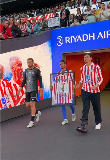 Juntos desde el día 1 🥹 Nuestros cuatro capitanes. Puro Atleti ❤️🤍 #atleticodemadrid #griezmann #koke #oblak #gimenez
