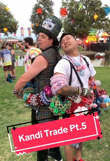 Kandi Trade #beyondwonderland #kandi #kandikid #plur #fyp #raver #raversoftiktok #beads