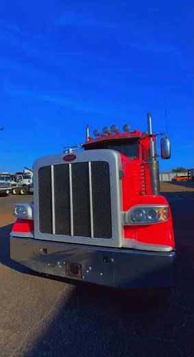 2022 Peterbilt 389 - Ward Trucks