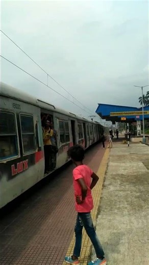 ⚡ The beast roars at 110 kmph! 🚆Kolkata Sarian (Mizoram) New Express 13125💨 #TrainVibes #RailwayAdda