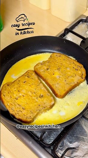 Genius One-Pan Egg Sandwich Hack! Healthy & Ready in 5 Minutes #asmr #shorts