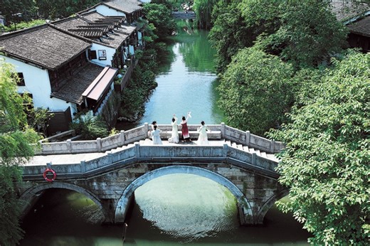 How tech bridges Grand Canal culture